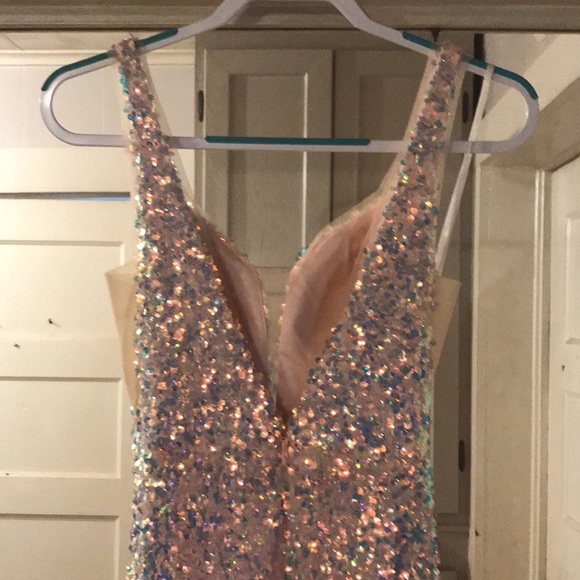 A gorgeous gown. With all over iridescent sequins. A must have for dances/balls - Picture 11 of 15